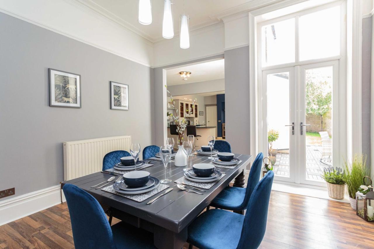 Stylish Lytham 5 Bedroom 3 Bathroom House With Hot Tub