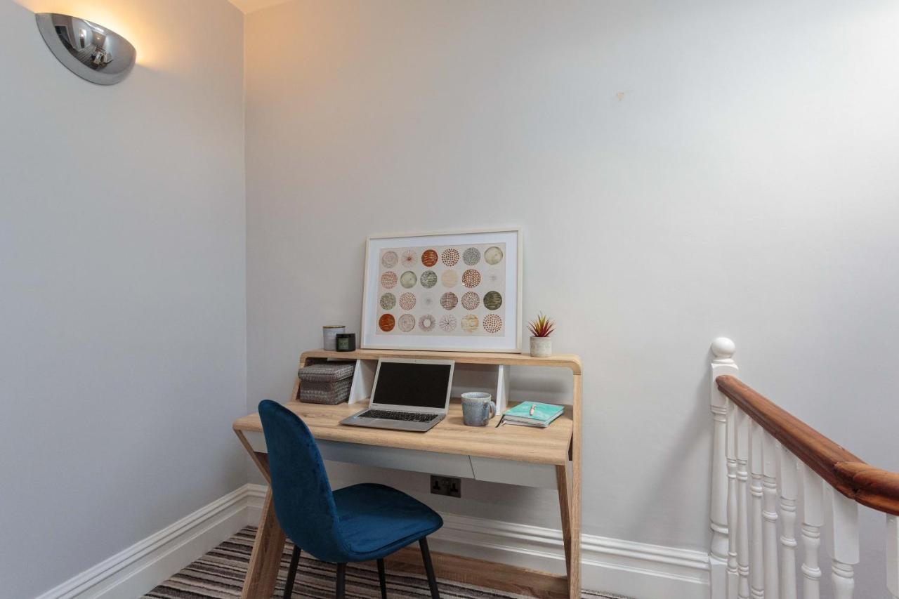 Stylish Lytham 5 Bedroom 3 Bathroom House With Hot Tub Lytham St Annes