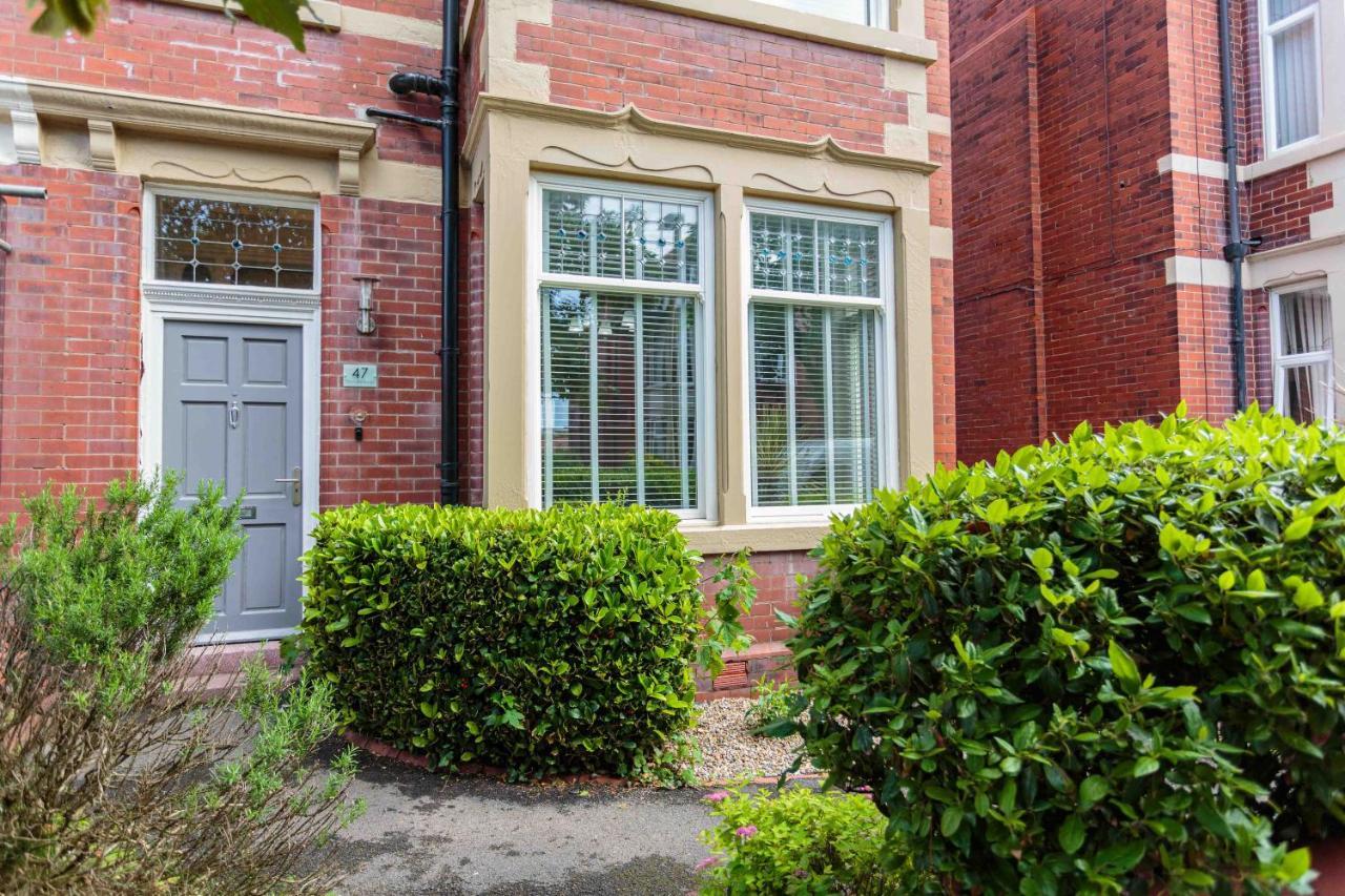Holiday home Stylish Lytham 5 Bedroom 3 Bathroom House With Hot Tub