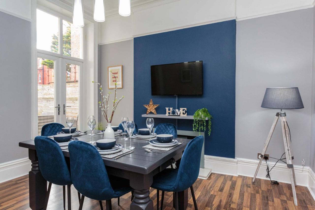 Holiday home Stylish Lytham 5 Bedroom 3 Bathroom House With Hot Tub